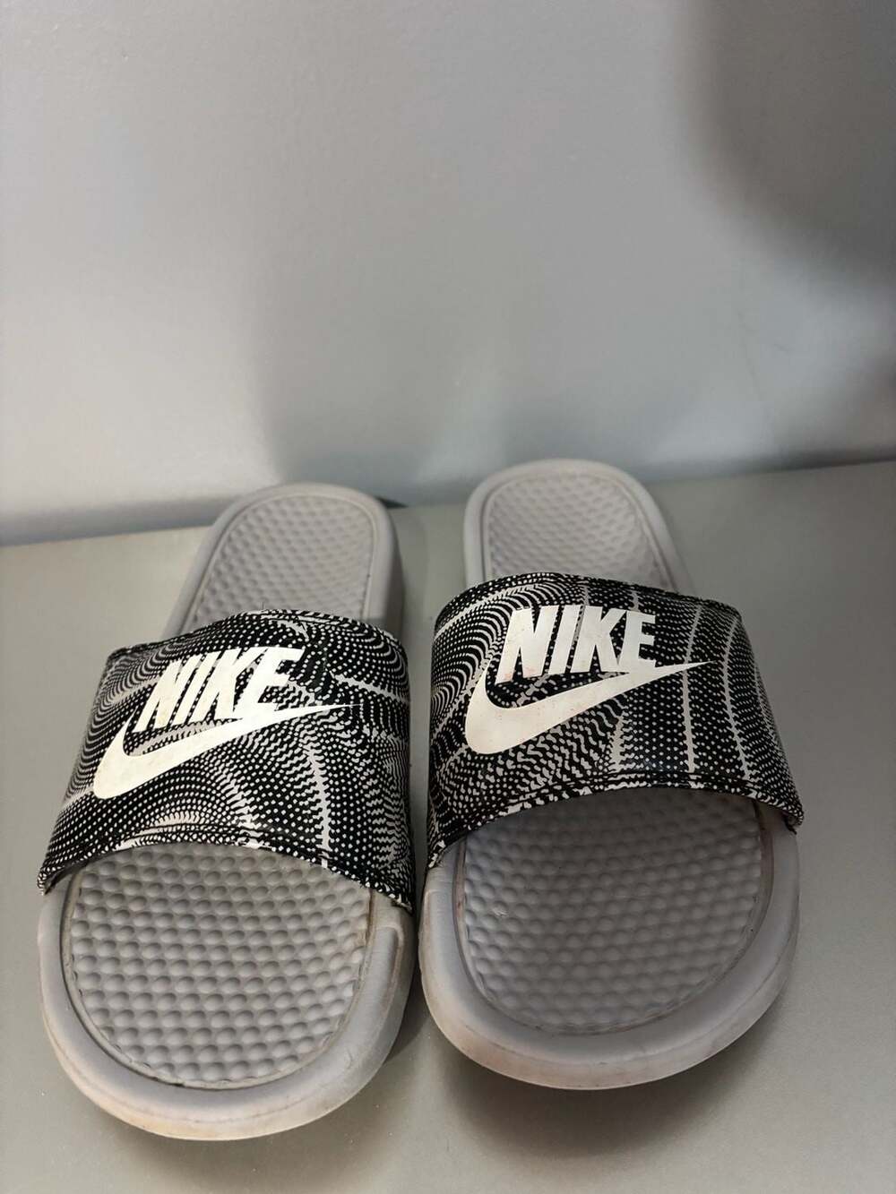 Nike Victori One Slide Sandals With Abstract Pattern 10